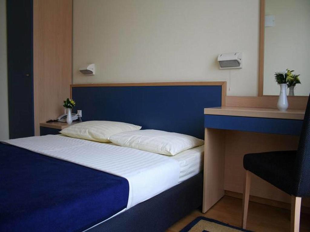 Hotel Cubic Laktaši Habitación foto