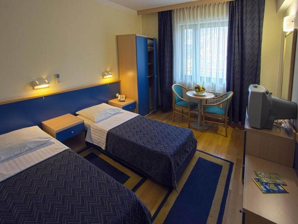 Hotel Cubic Laktaši Habitación foto